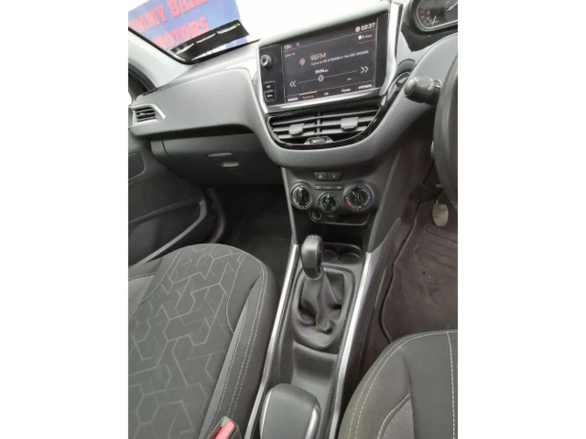 Peugeot 2008 2017 - Image 2