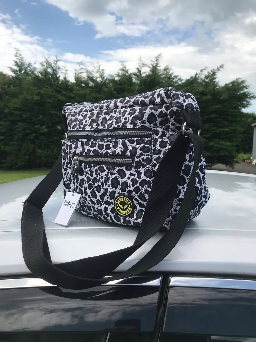 Brand New Black & White Shoulderbag  €20 - Image 1