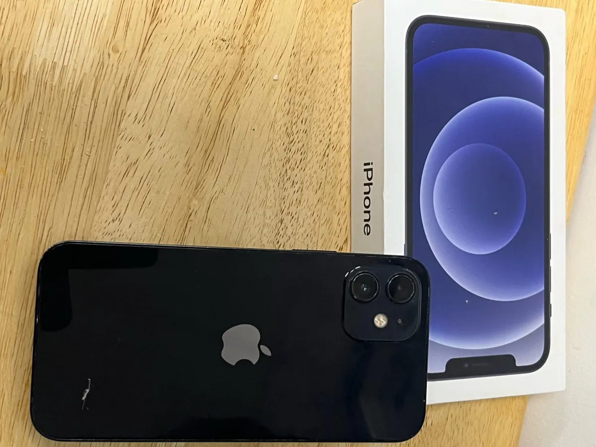 IPhone 12 64 go - Image 1