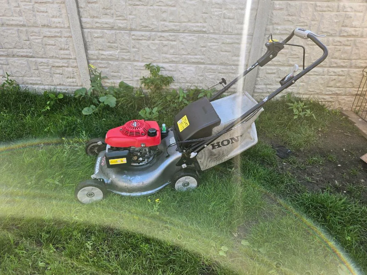Honda lawnmower - Image 1