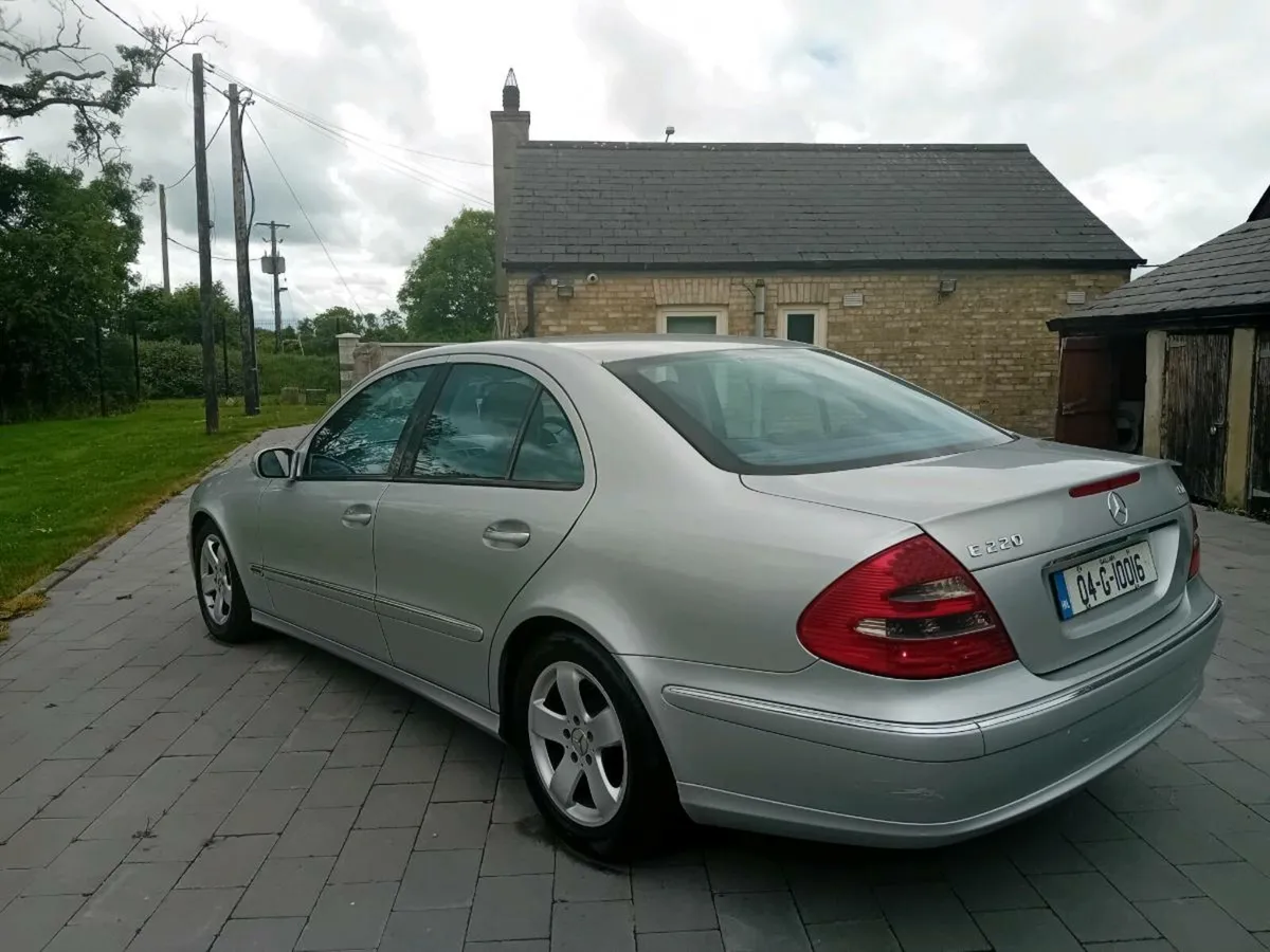 Mercedes e class e220 d automatic - Image 3