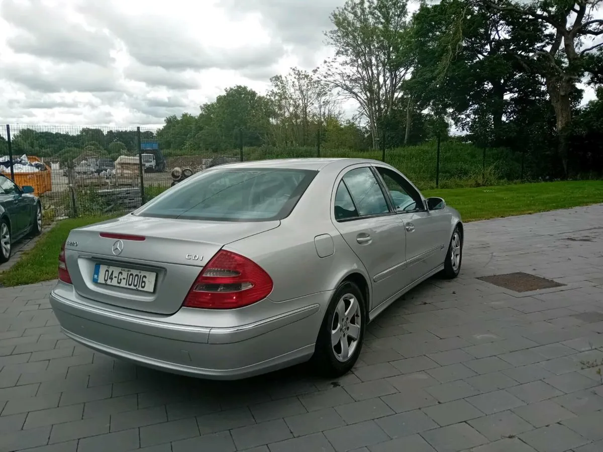 Mercedes e class e220 d automatic - Image 4