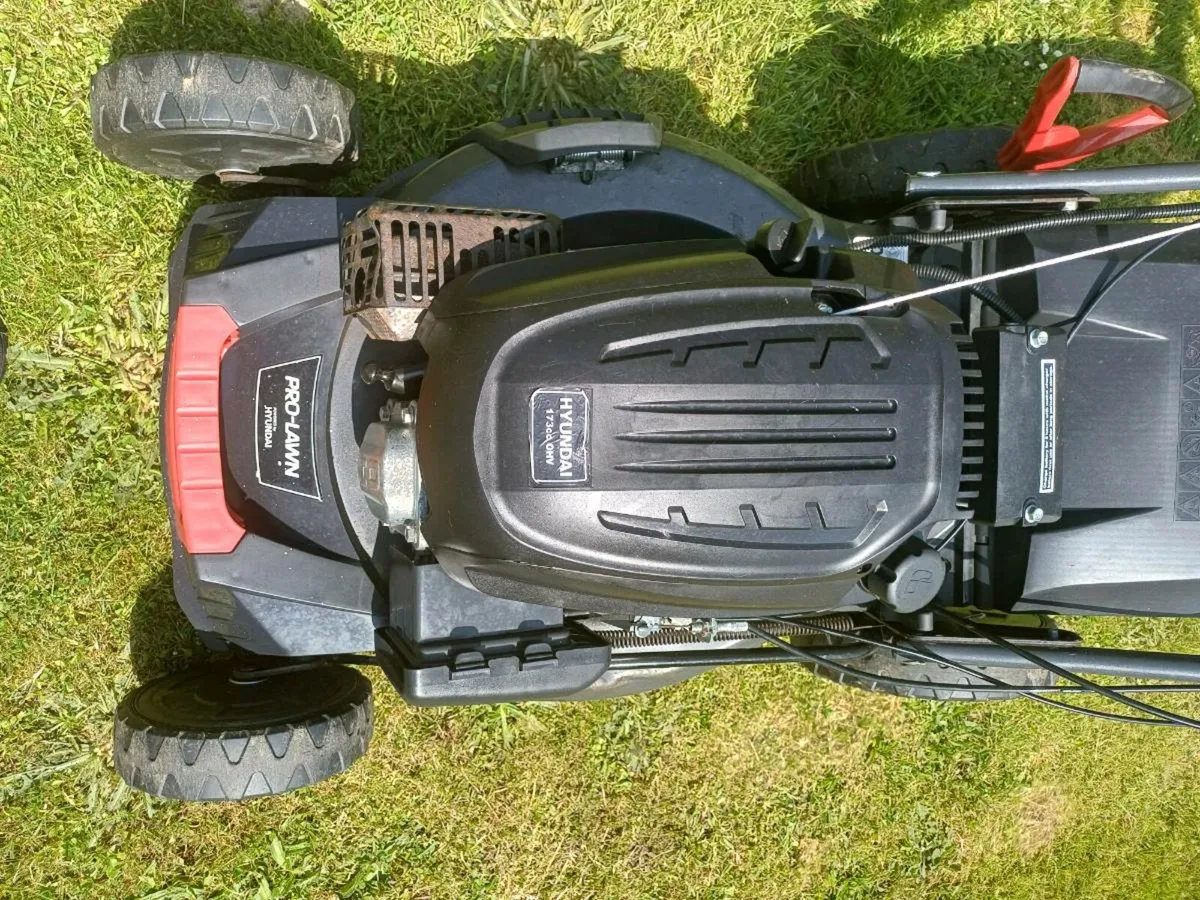 Electric start self.drive mower - Image 1