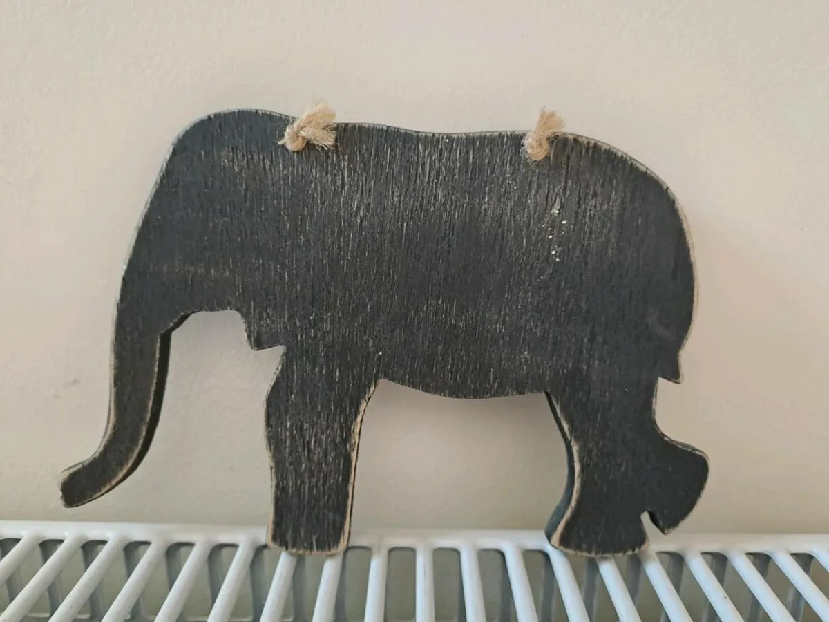 Carved wood Thai elephant - Image 3