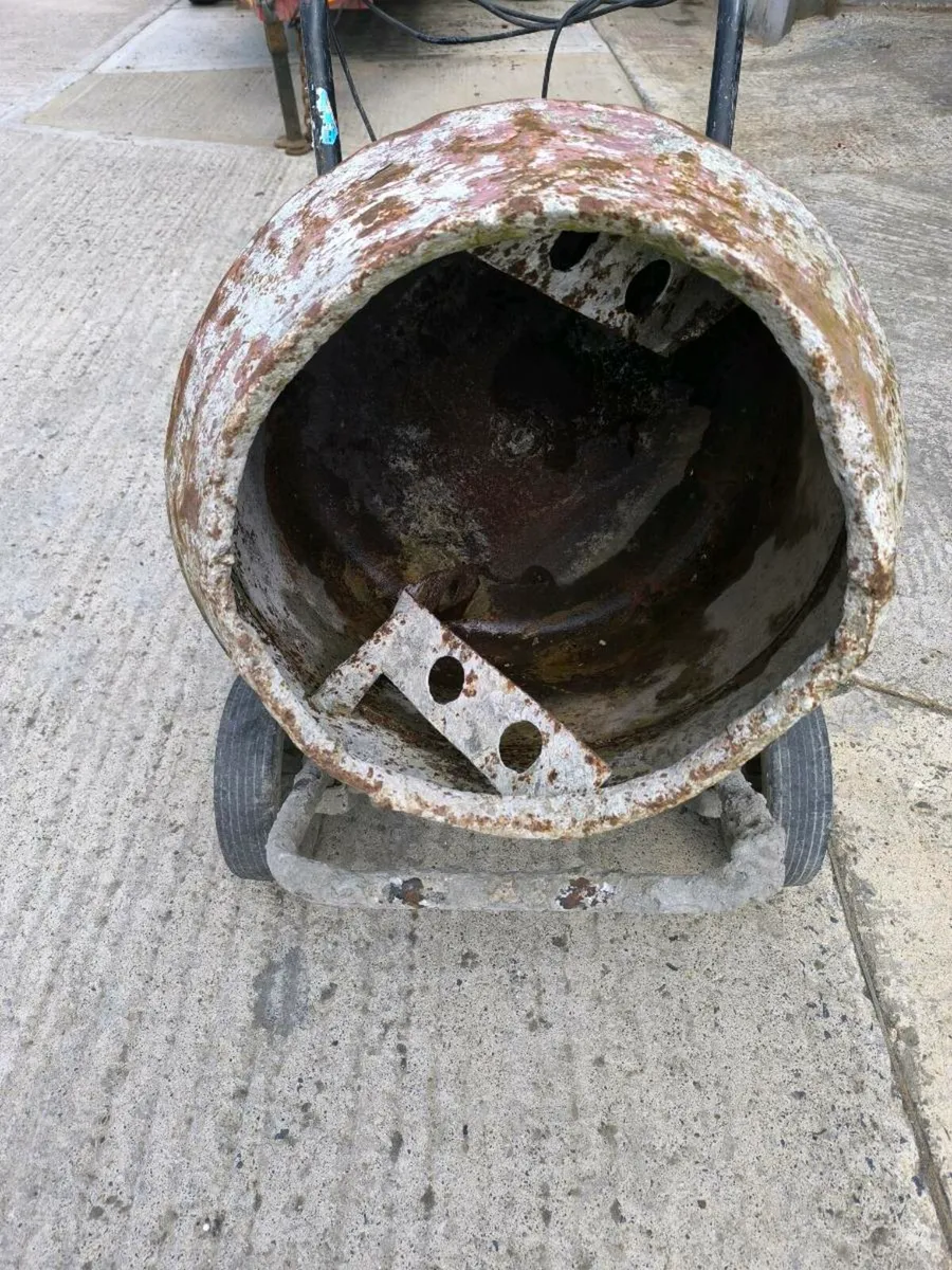 Cement mixer - Image 2
