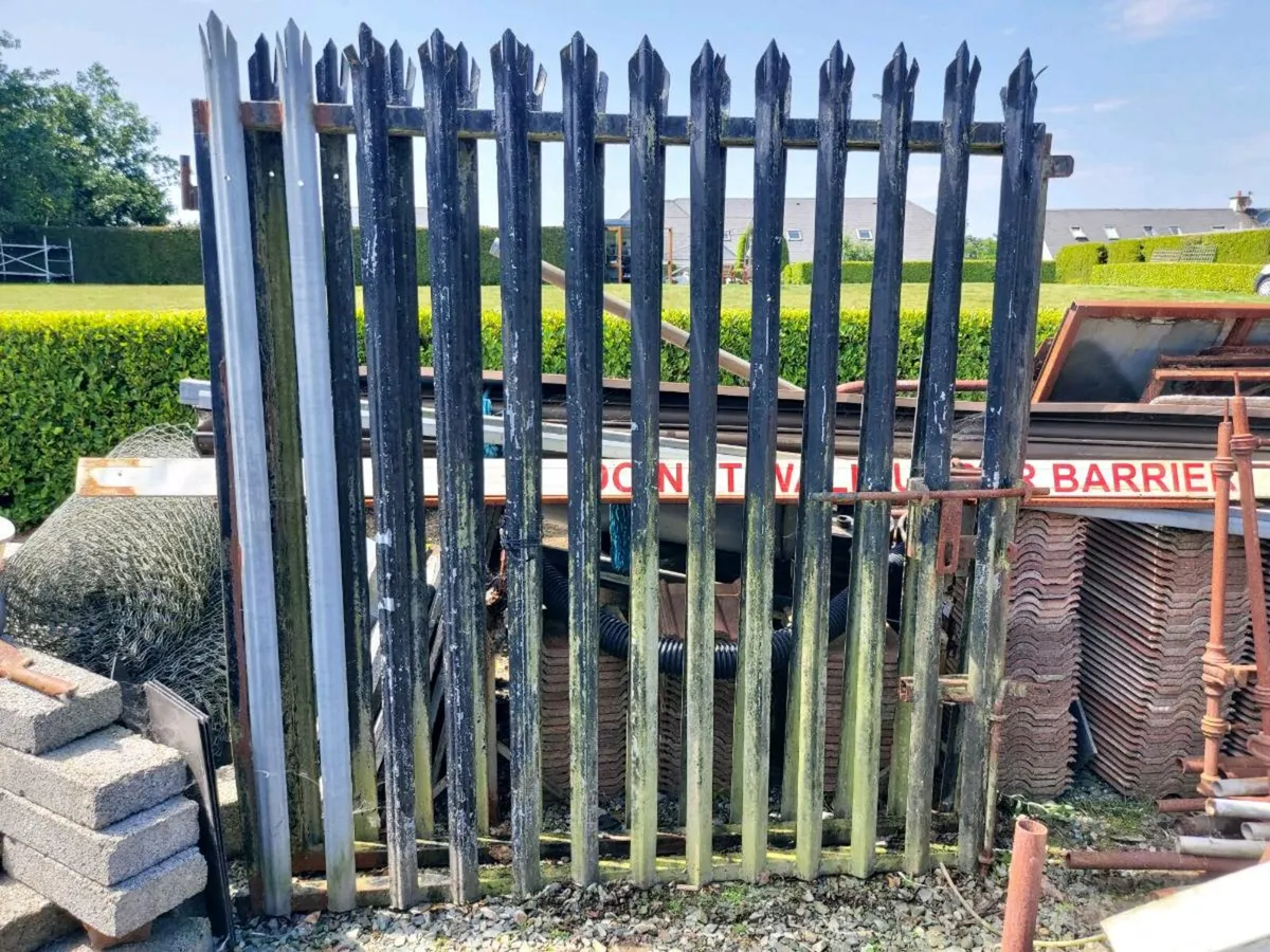Gates - Image 1