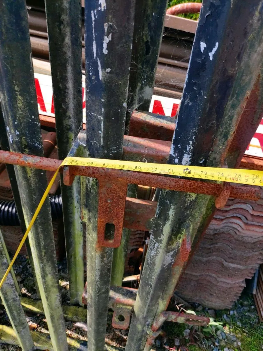 Gates - Image 4