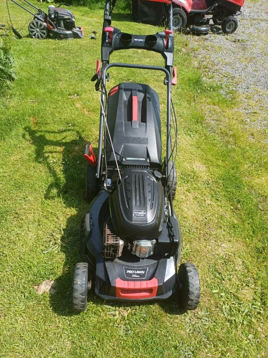 Electric start self.drive mower - Image 3
