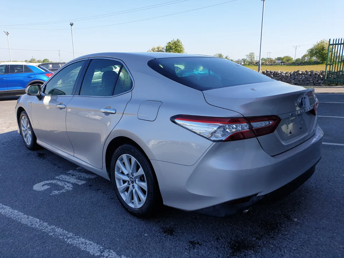 TOYOTA CAMRY 2.5 HYBRID AUTO - Image 4