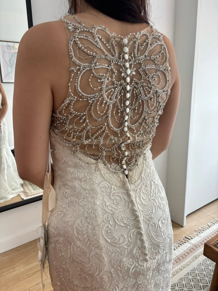 ✨ BRAND NEW wedding dress – never worn! ✨ - Image 4