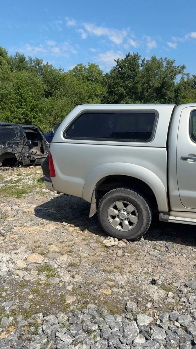 Toyota Hilux for breaking - Image 2