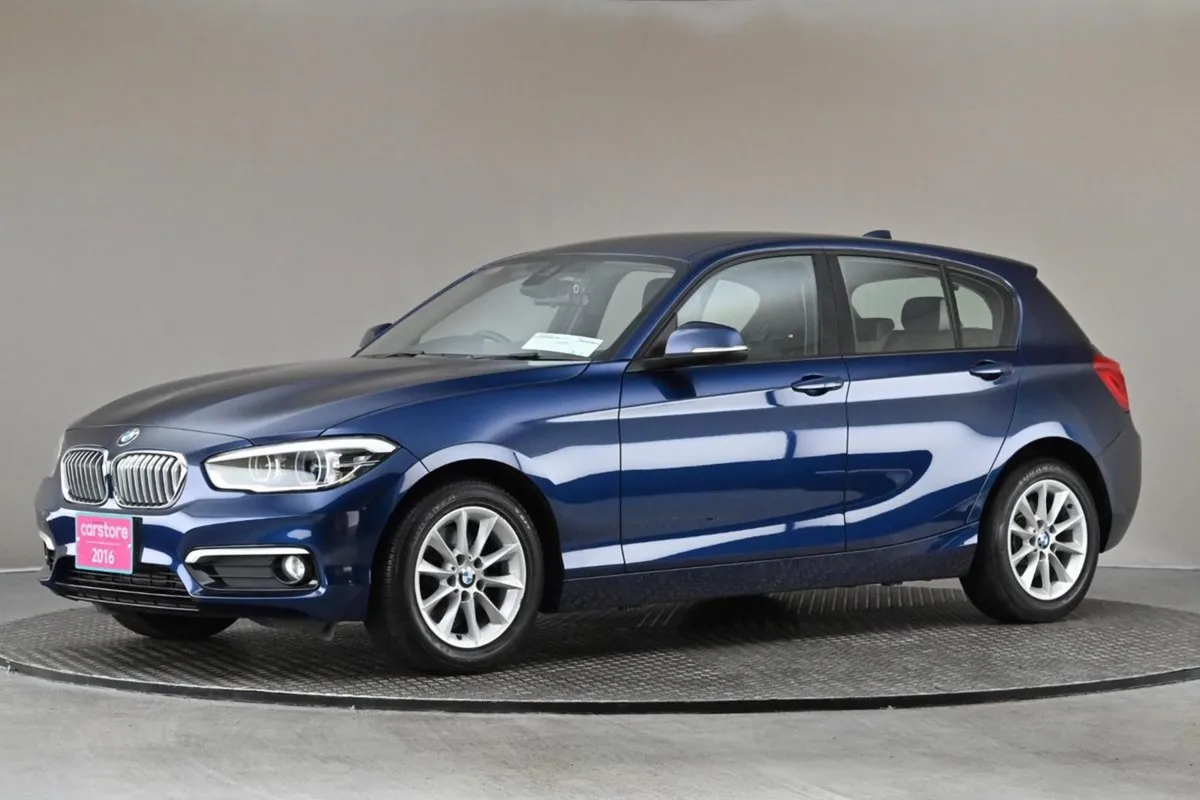 BMW 1 Series 118i Auto 5DR  2tone Interior revers - Image 4