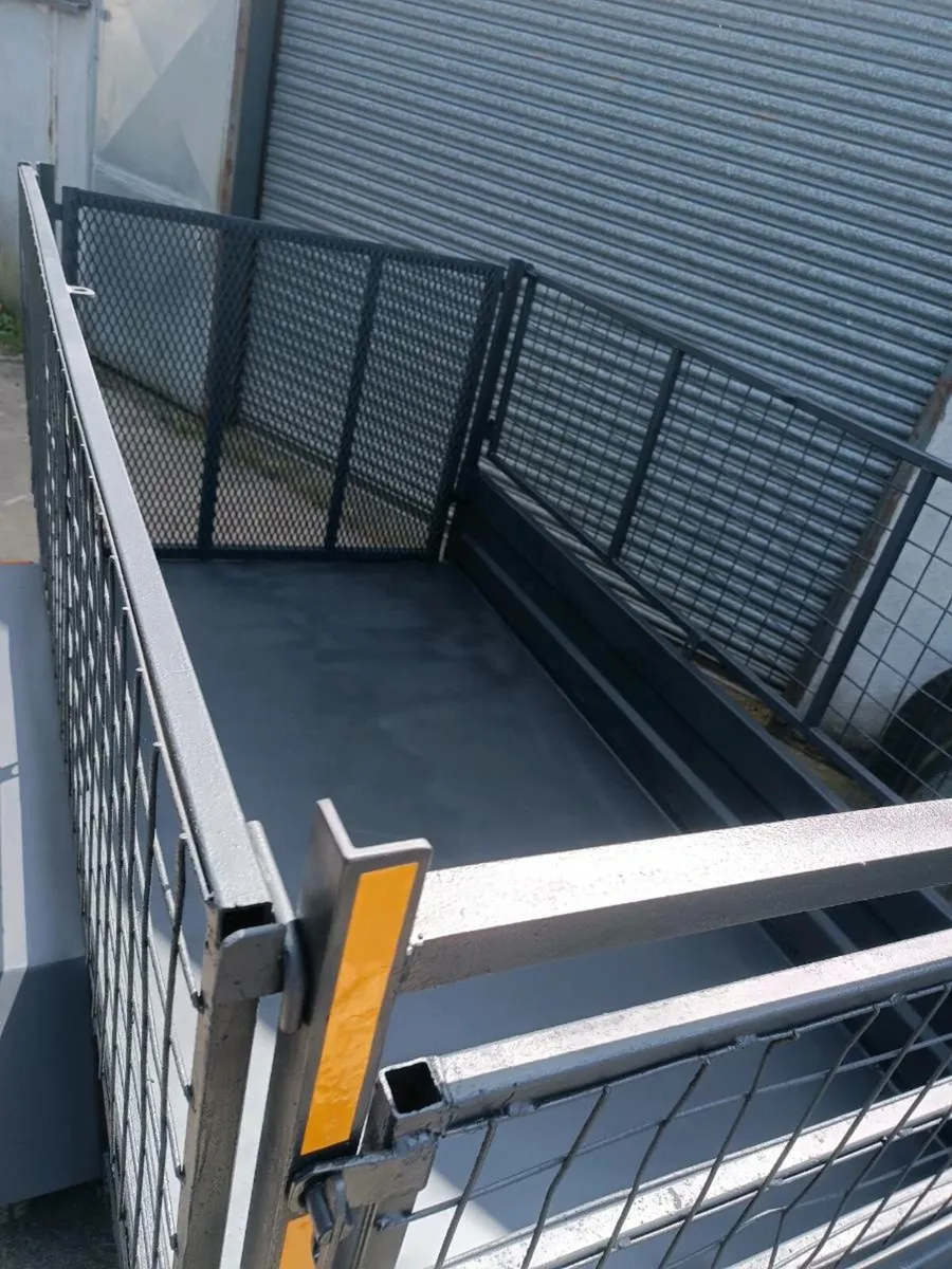 Builders trailer with mesh sides - Image 2