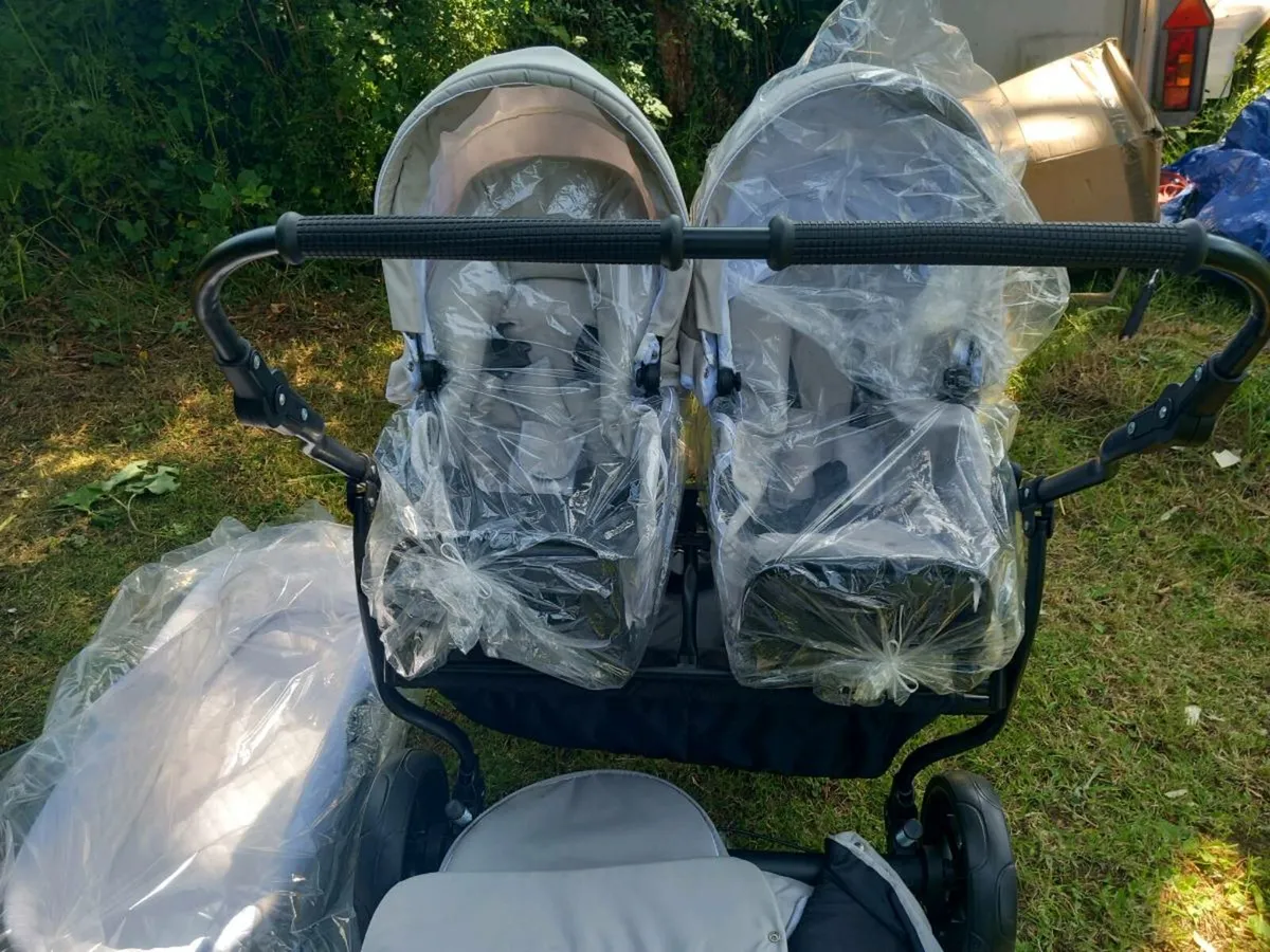 Double pram - Image 1