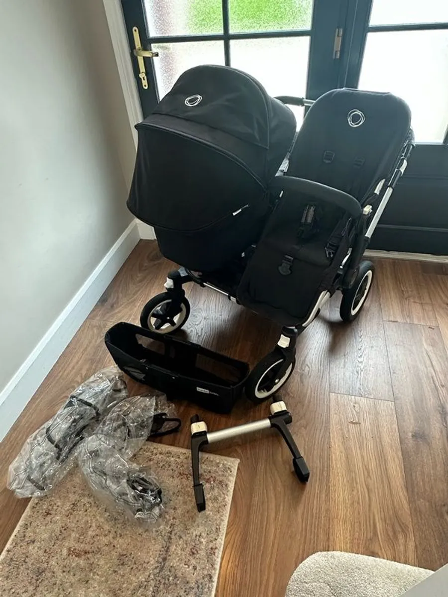 Bugaboo Donkey (with accessories!)