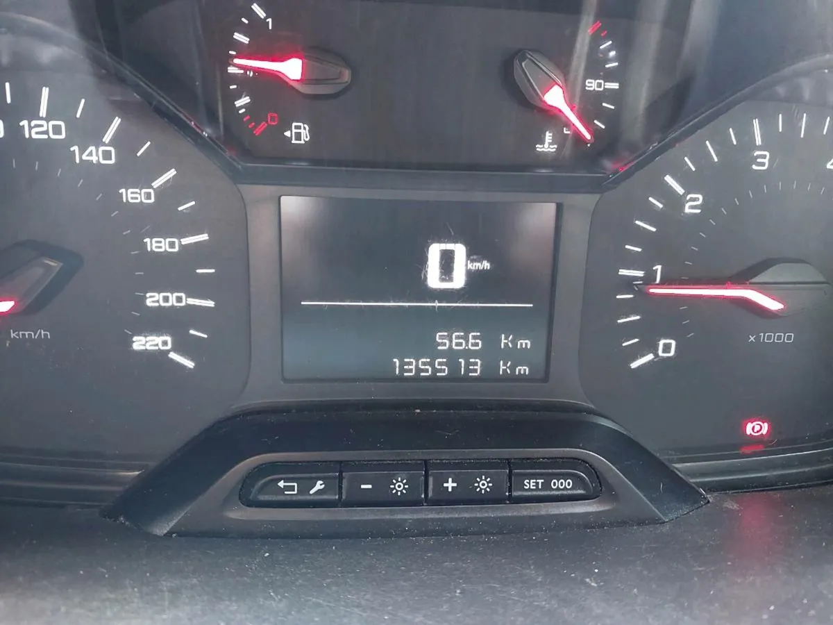 2020 peugeot partner van - 1.5 diesel - Image 3