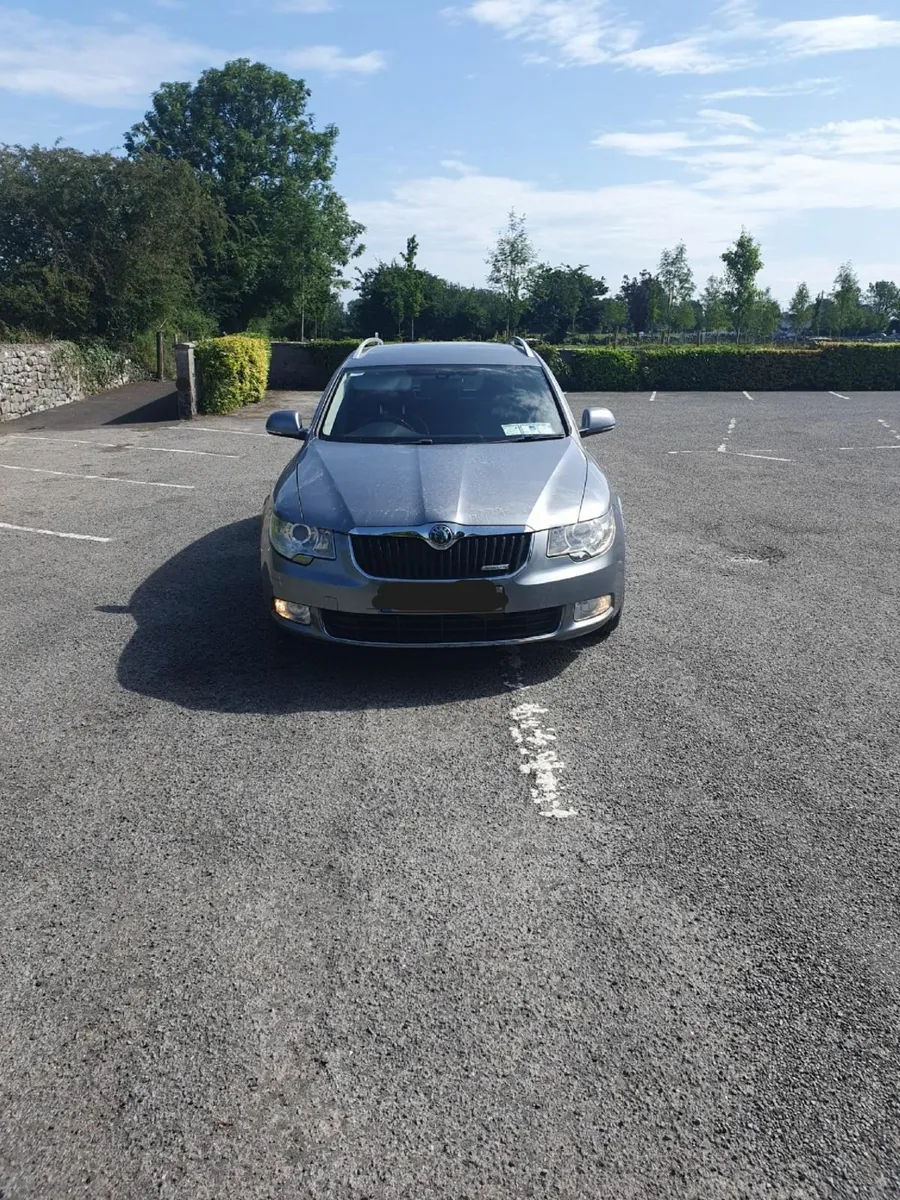 Skoda Superb 2012 - Image 1