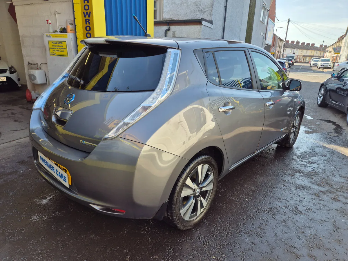 Nissan Leaf 2013 - Image 2