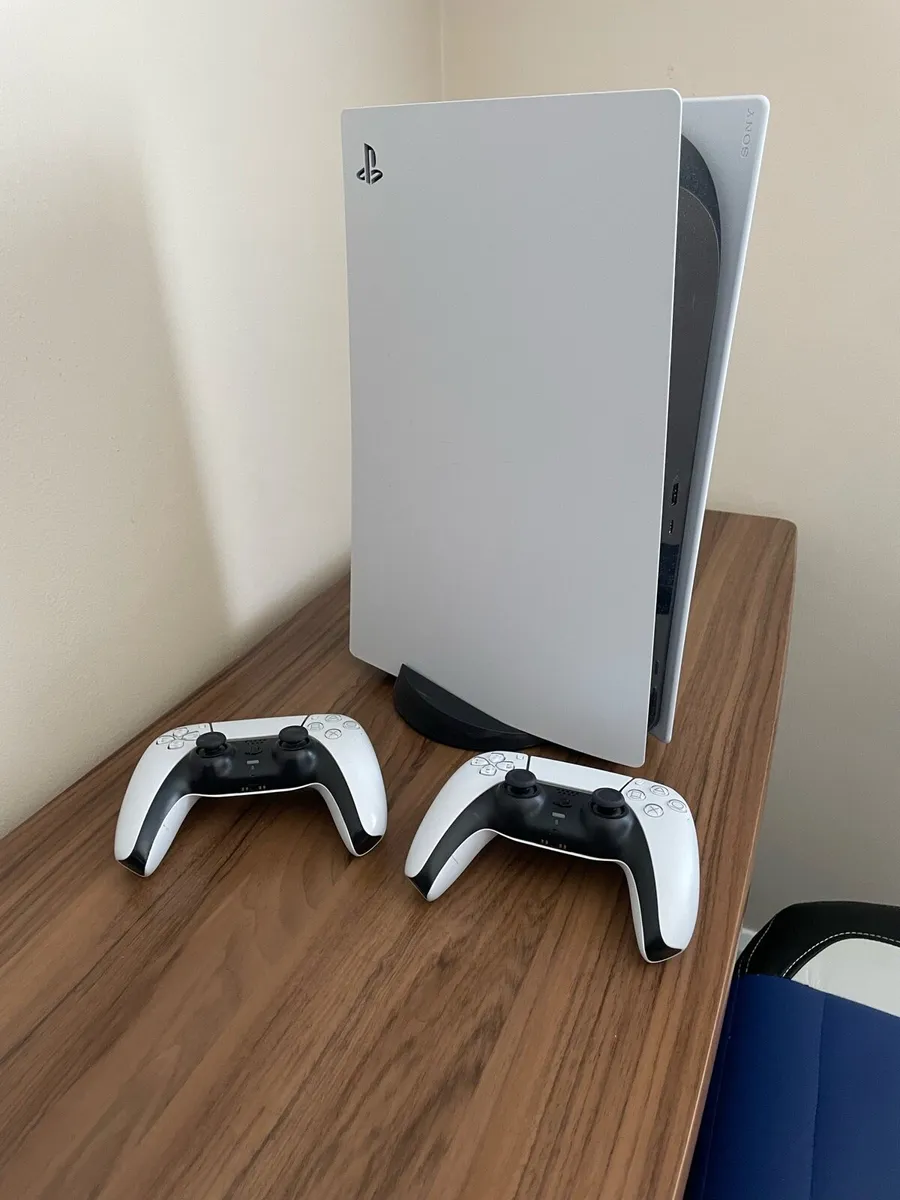 PlayStation 5 Disc Edition in Perfect Condition - Image 1