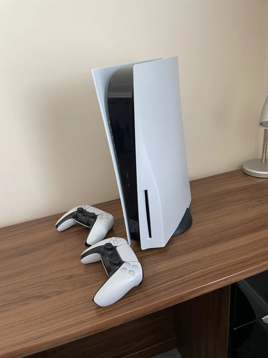 PlayStation 5 Disc Edition in Perfect Condition - Image 2