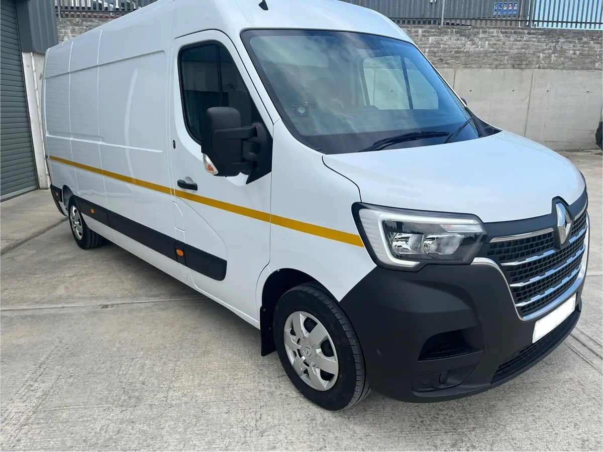 (231) Renault Master Business Plus 2023 - Image 1