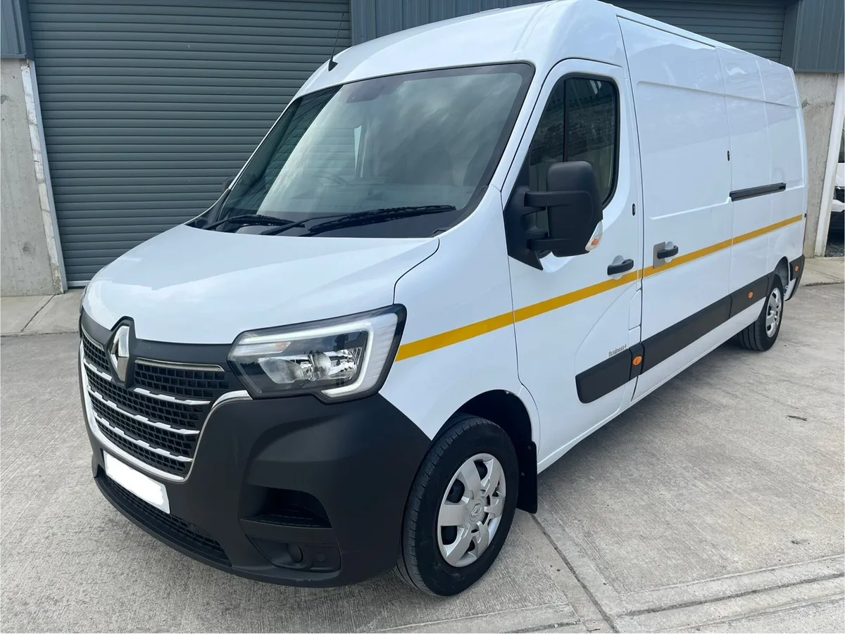 (231) Renault Master Business Plus 2023 - Image 2