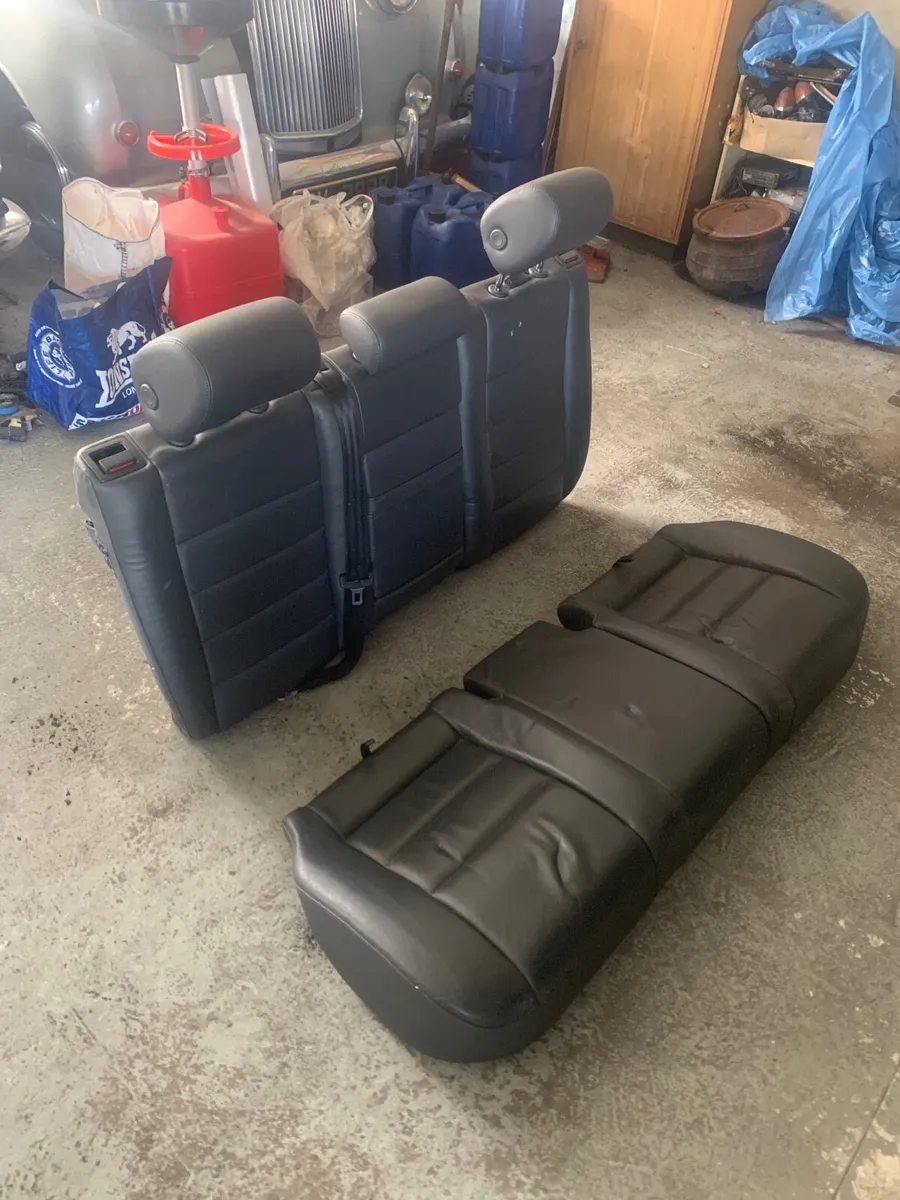 VW Touareg Rear Seats - Image 3