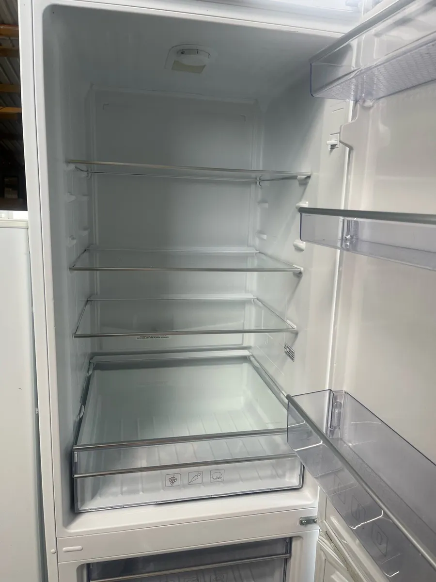 Beko fridge freezer - Image 3