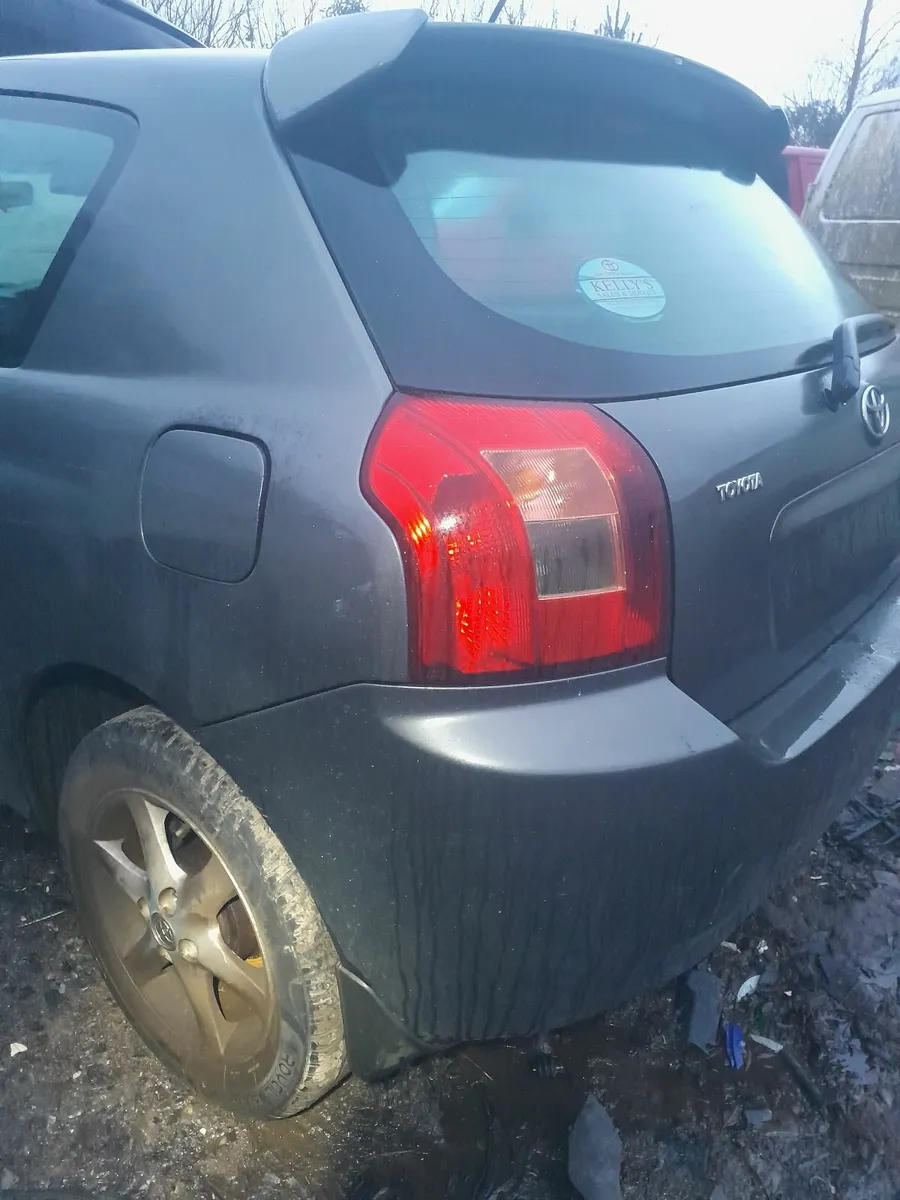 Toyota hiace, land cruiser corolla avensis parts - Image 2