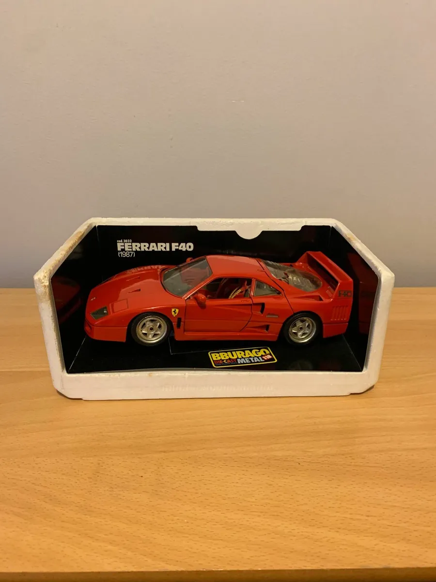 Burago Ferrari F40 (1987) - Image 4