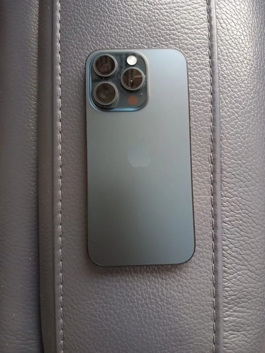 iPhone 15 Pro - Image 2