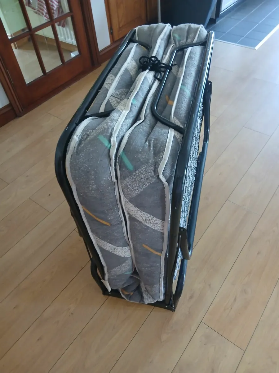 Fold - up bed - Image 1