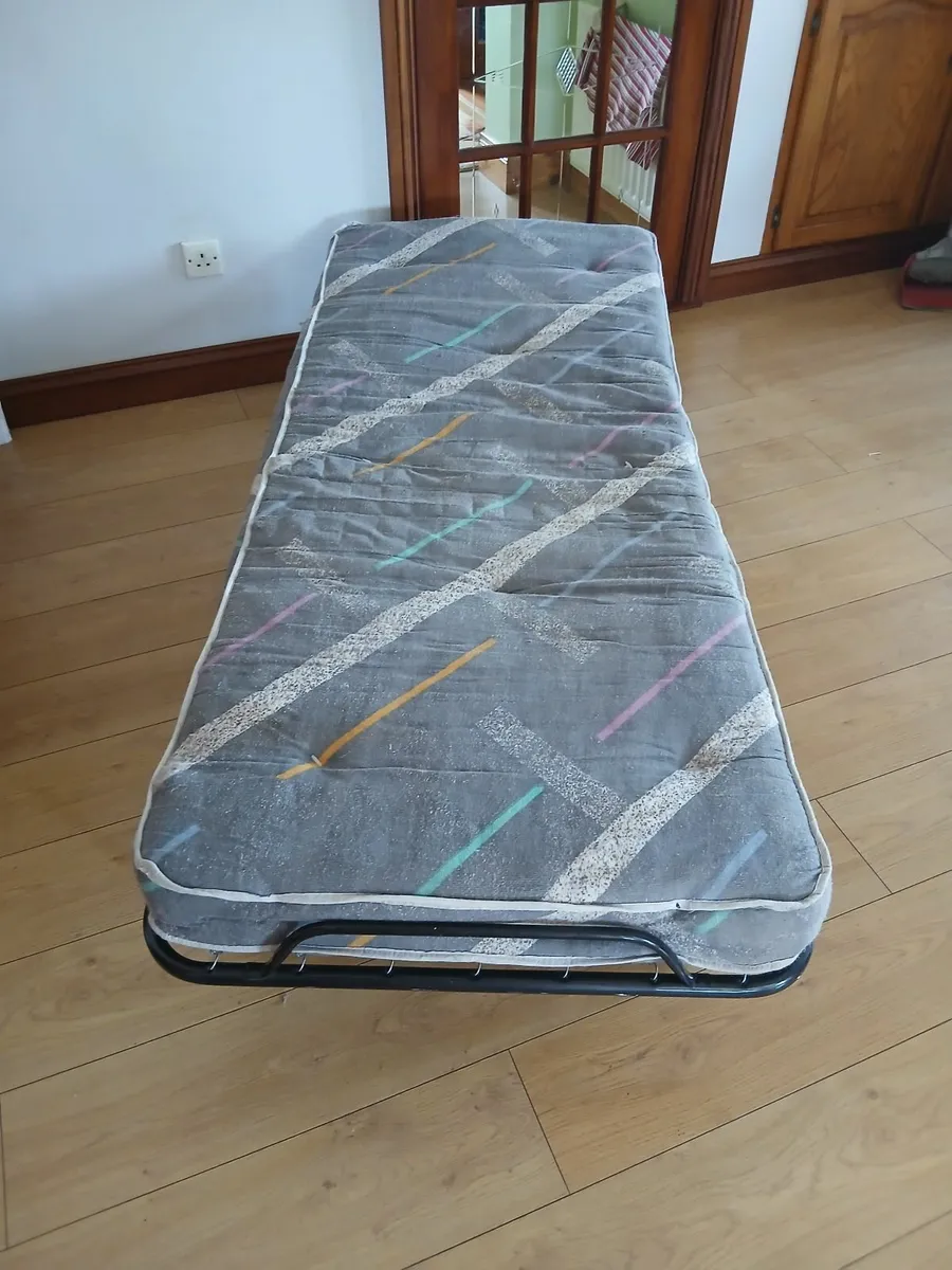 Fold - up bed - Image 2