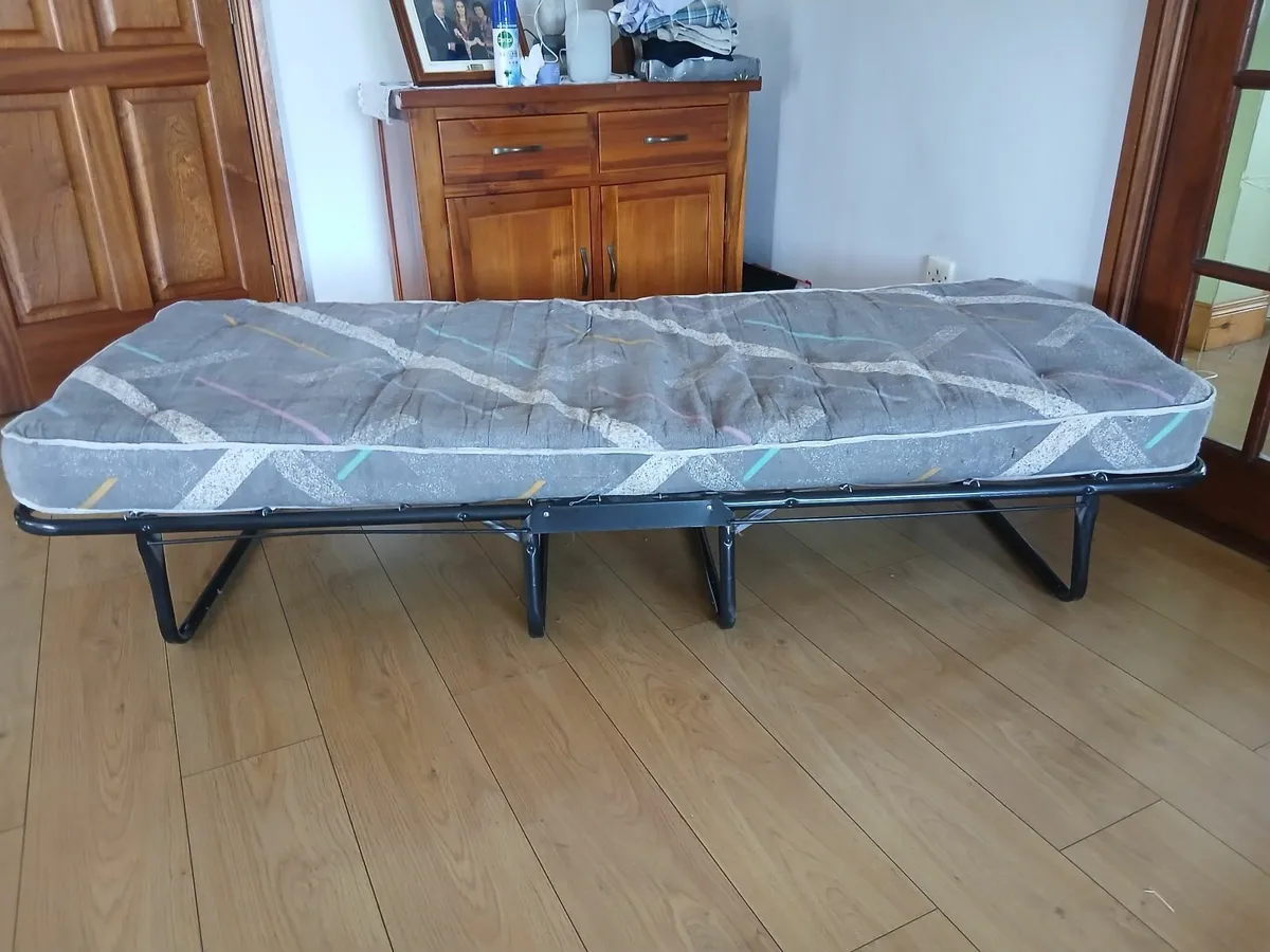 Fold - up bed - Image 3