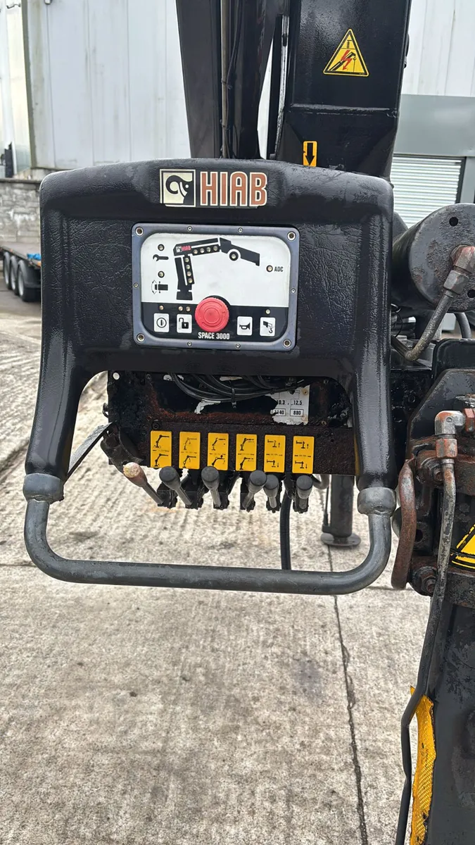 For Sale: HIAB XS Hydraulic Crane - Image 4