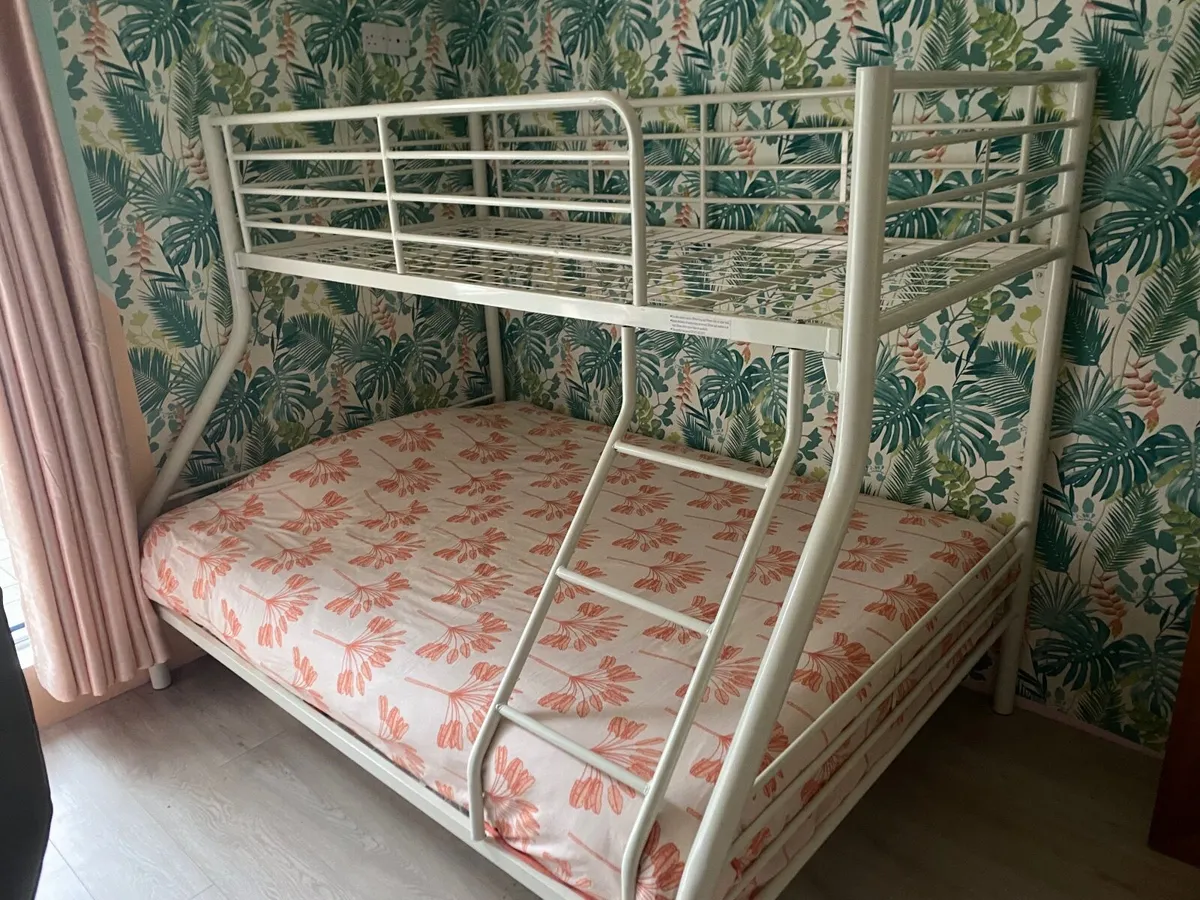 Double and single bunk bed. - Image 2