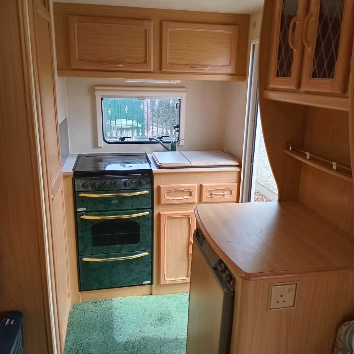 Caravan - Image 2