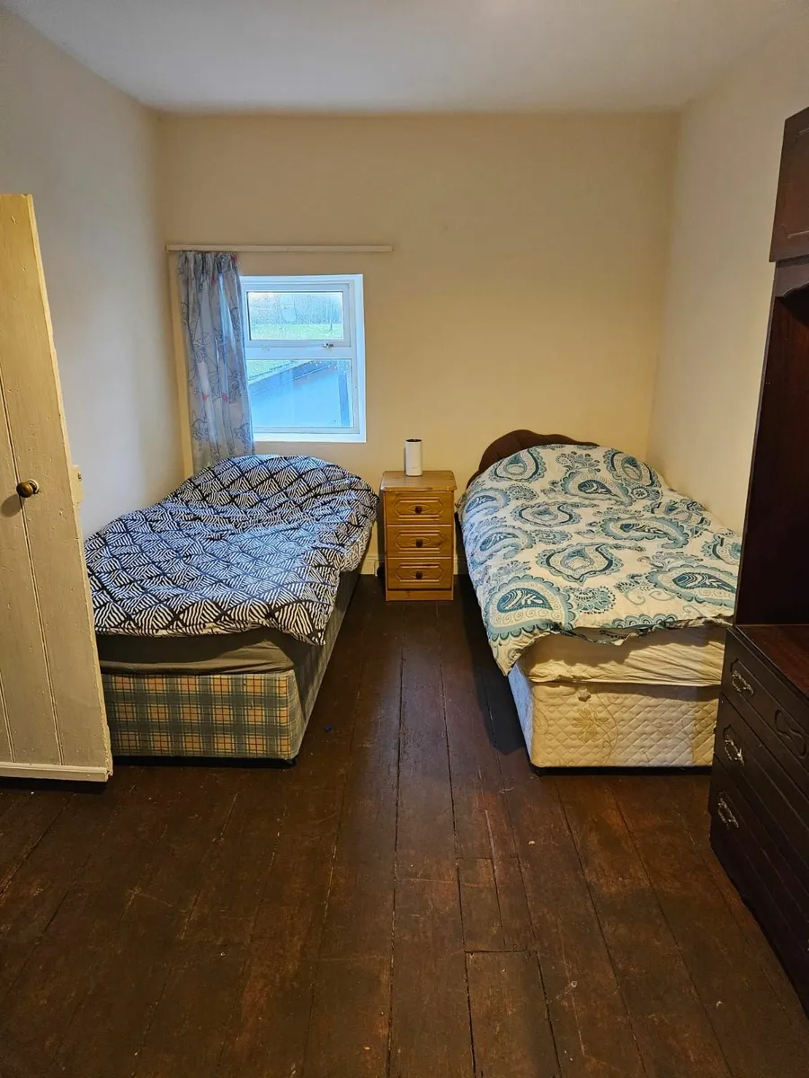 holiday home rent  LE Parlour - Image 3