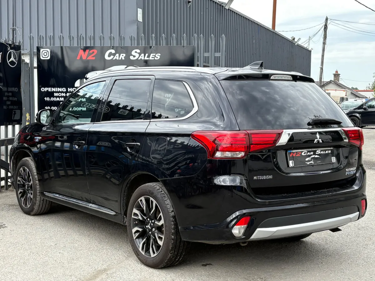 181 Outlander Plug in Hybrid, LOW MILES, NEW NCT - Image 4