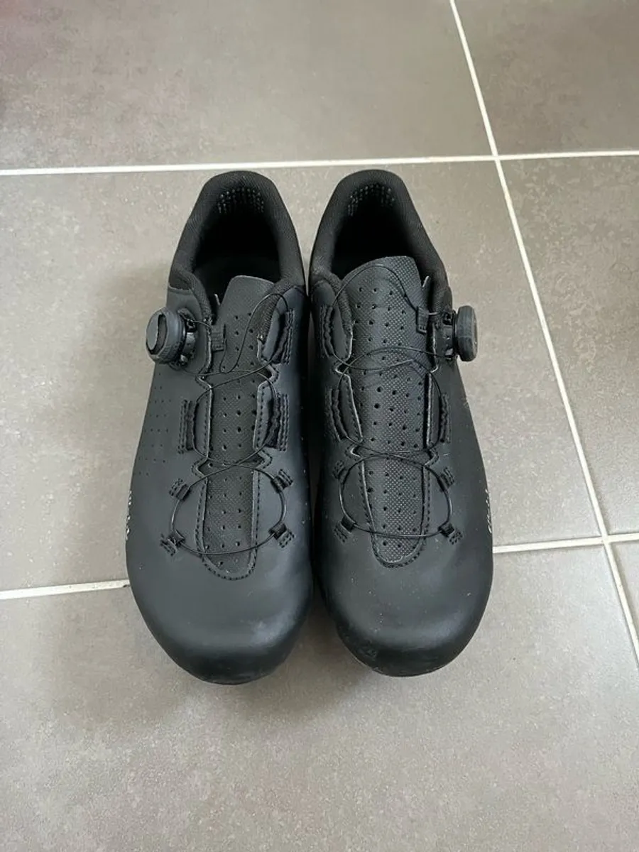 fizik cycling shoes - Image 1
