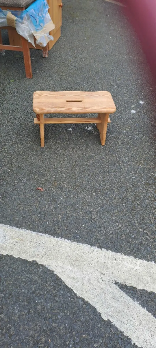 Pine Foot Stool Step - Image 3