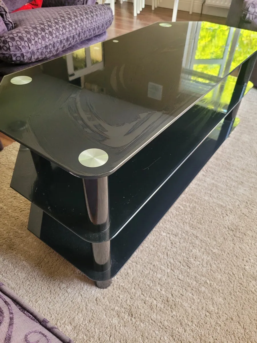 TV stand - Image 1