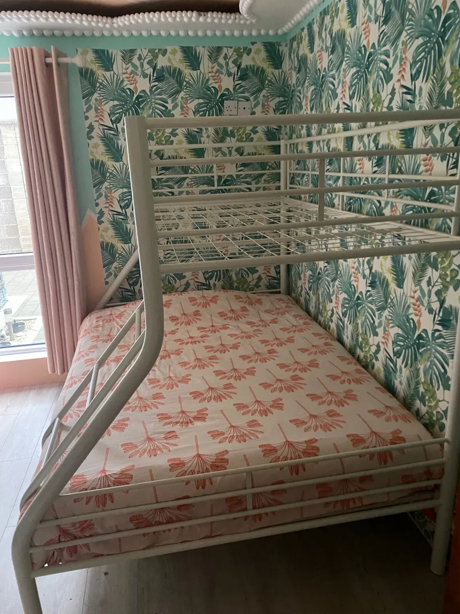 Double and single bunk bed. - Image 4