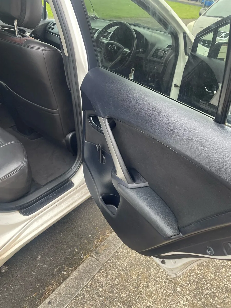 Price €4,995 Toyota Avensis 2013 D4D - Image 4