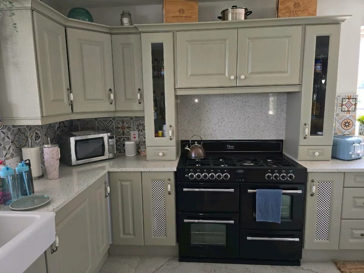 Kitchen Doors and Drawers - Image 2