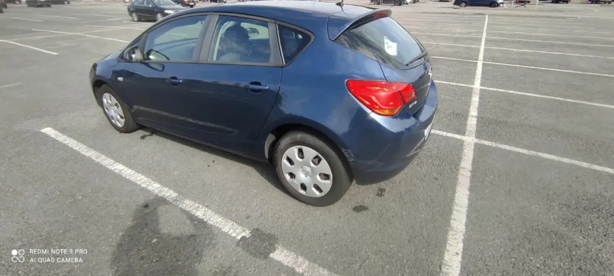 Opel Astra 2011 1.7D - Image 2