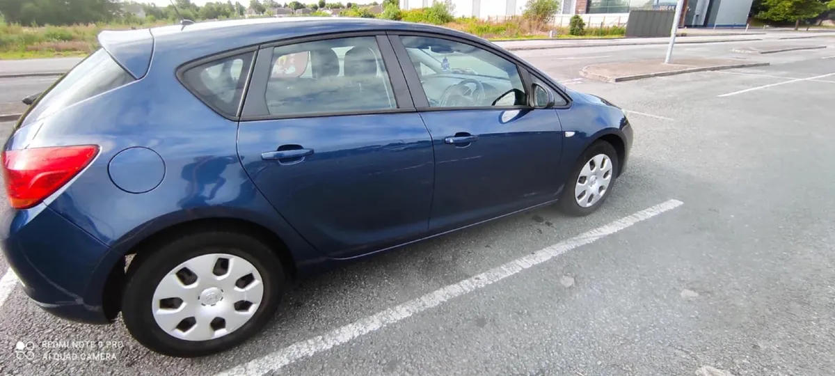Opel Astra 2011 1.7D - Image 4