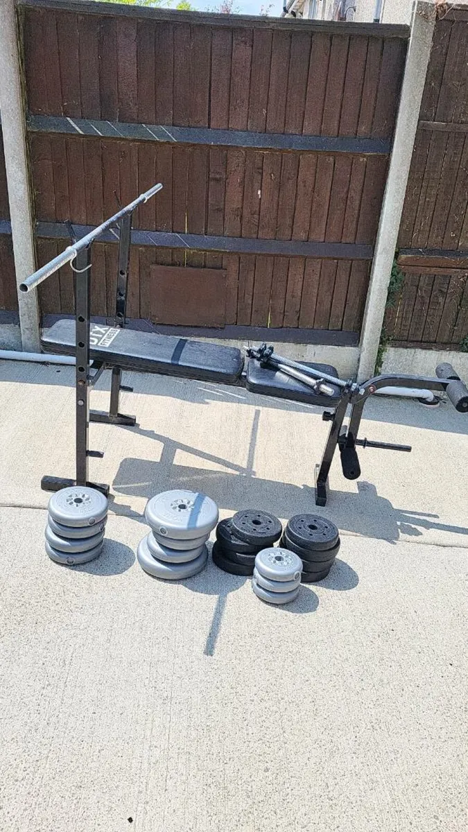 Gym equipment bench weights
