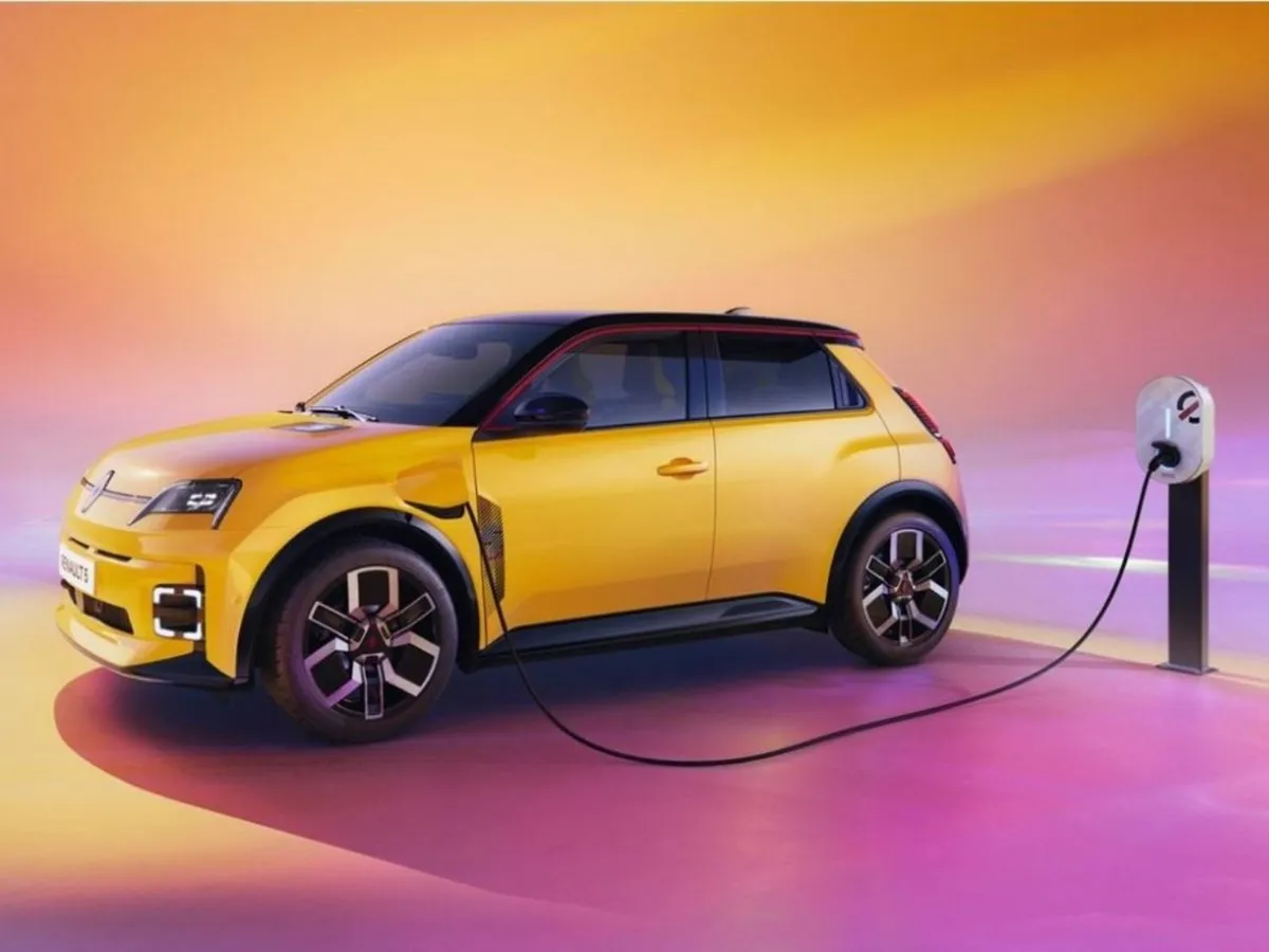 Renault 5 E-TECH Roland Garros 52kwh 150hp  order - Image 2