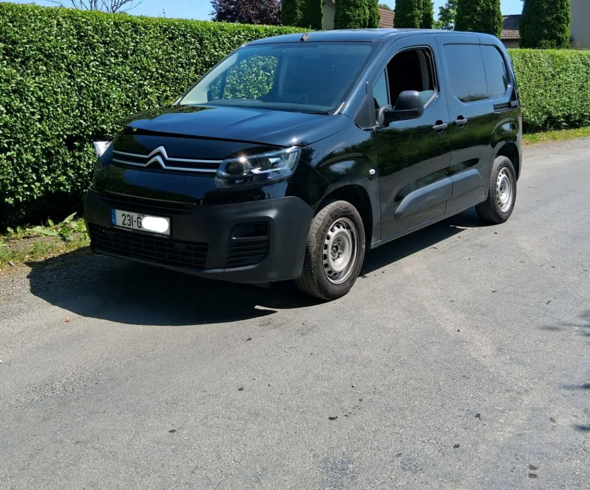 2023 CITROËN BERLINGO - Image 1